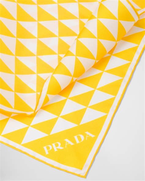 prada fular